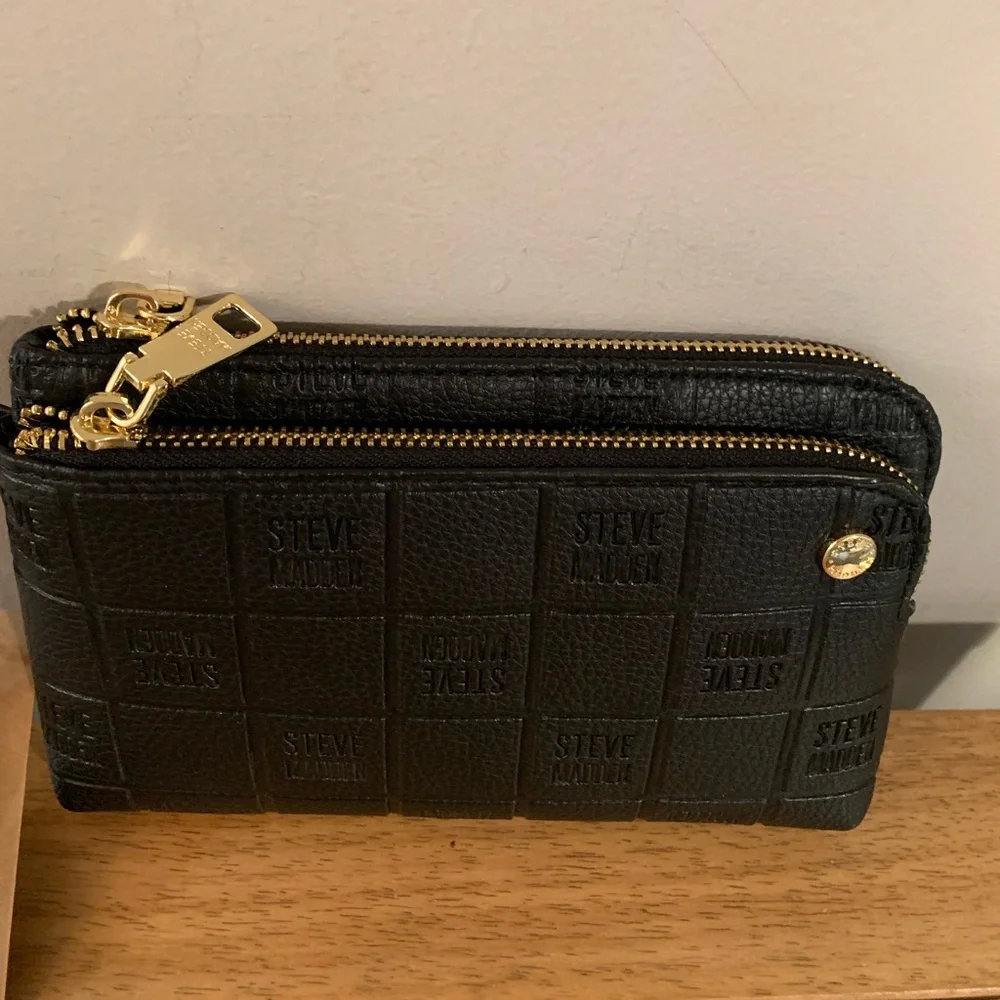 STEVE MADDEN Women Black Wristlet Double Zip Embossed Logo Wallet MO1925…